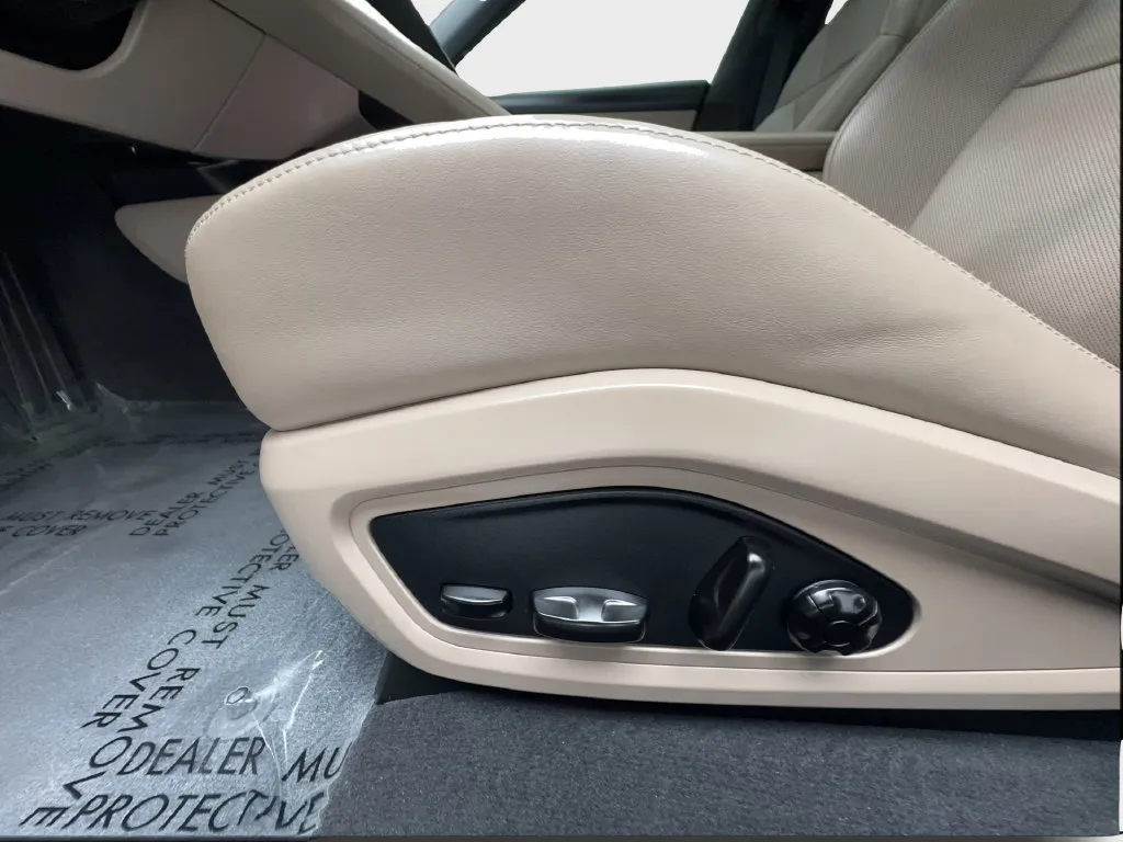 Porsche Taycan photo 23