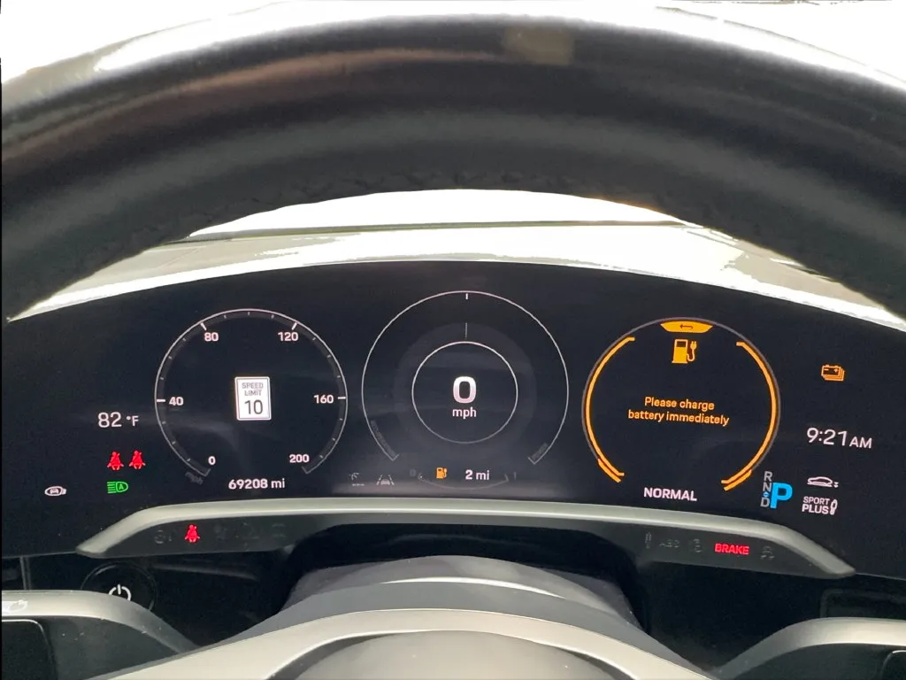 Porsche Taycan photo 40