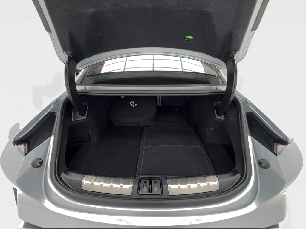 Porsche Taycan photo 19