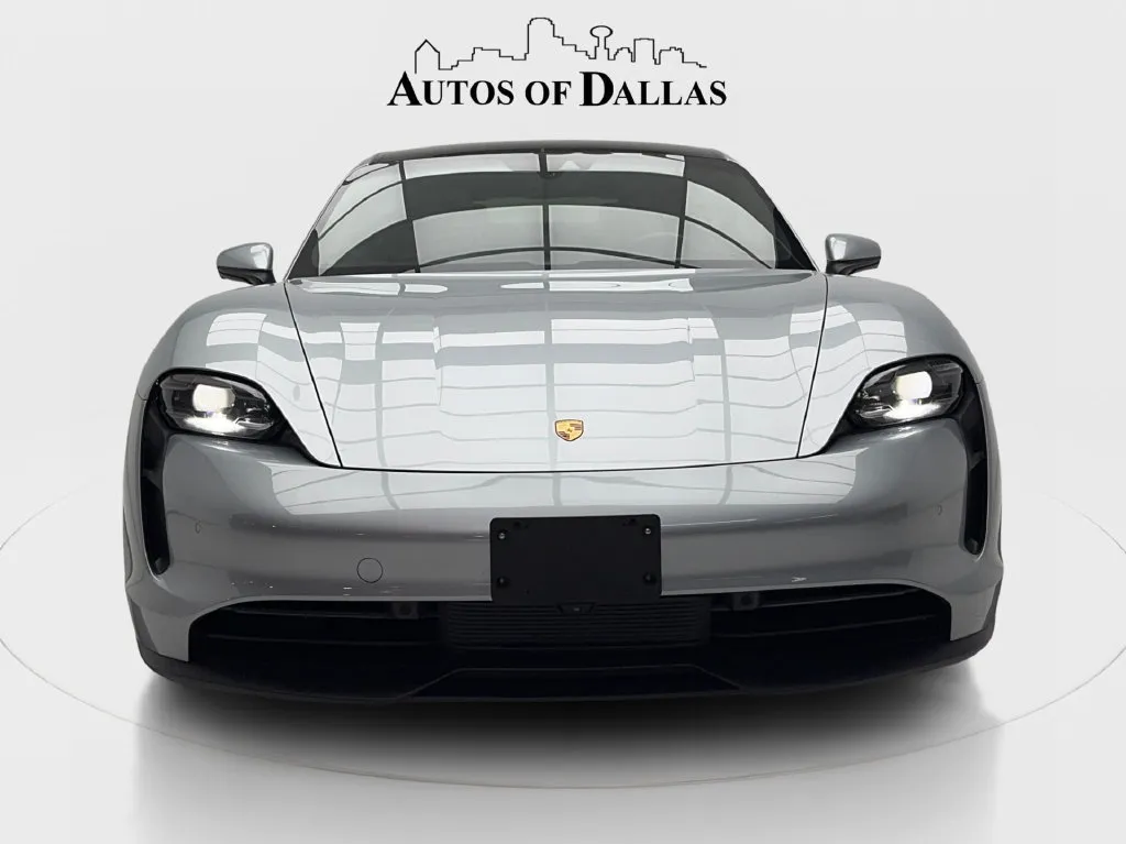 Porsche Taycan photo 4