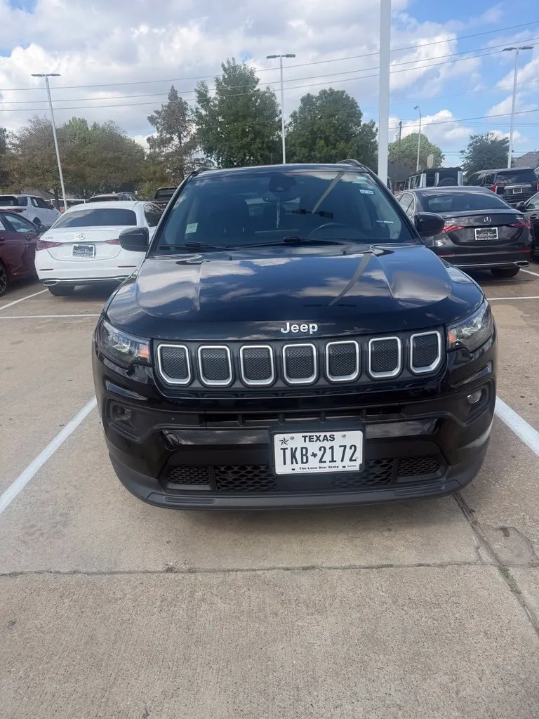 Black 2022 Jeep Compass Latitude Lux for sale in Plano, TX