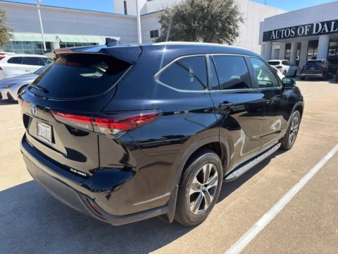 Another view of 2024 Toyota Highlander XLE for sale in Plano, TX at Autos of Dallas - Plano