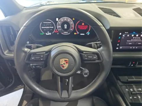 More photos of 2024 Porsche Cayenne at Autos of Dallas - Plano, TX