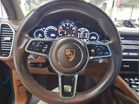 More photos of 2023 Porsche Cayenne Platinum Edition at Autos of Dallas - Plano, TX