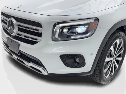 More photos of 2022 Mercedes-Benz GLB 250 NAV,CAM,PANO,HTD STS,BLIND SPOT,19" WLS at Autos of Dallas - Plano, TX