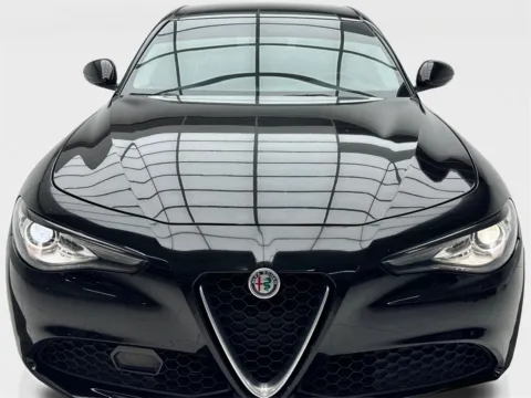 More photos of 2019 Alfa Romeo Giulia at Autos of Dallas - Plano, TX