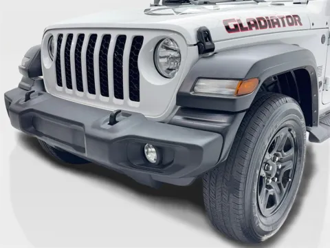More photos of 2022 Jeep Gladiator Sport BACK-UP CAMERA,KEY-GO,17" WHLS at Autos of Dallas - Plano, TX