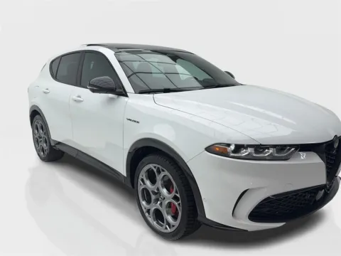 Photos of 2024 Alfa Romeo Tonale Veloce for sale in Plano, TX at Autos of Dallas - Plano