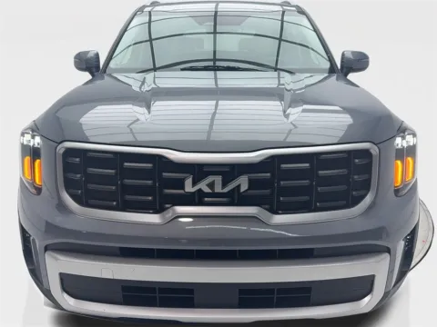 More photos of 2025 Kia Telluride S NAV,CAM,SUNROOF,HTD STS,BLIND SPOT,3RD ROW at Autos of Dallas - Plano, TX