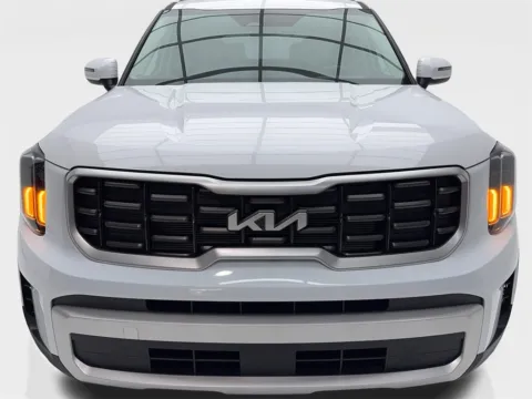 More photos of 2025 Kia Telluride S NAV,CAM,SUNROOF,HTD STS,BLIND SPOT,3RD ROW at Autos of Dallas - Plano, TX