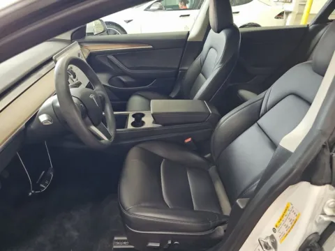 More photos of 2022 Tesla Model 3 NAV,CAM,PANO,HTD STS,BLIND SPOT,18" WLS at Autos of Dallas - Plano, TX