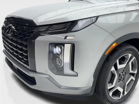 More photos of 2023 Hyundai Palisade Limited NAV,CAM,SUNROOF,CLMT STS,BLIND SPOT,3RD RO at Autos of Dallas - Plano, TX