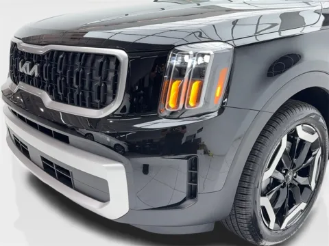 More photos of 2025 Kia Telluride EX NAV,CAM,SUNROOF,HTD STS,BLIND SPOT,3RD ROW at Autos of Dallas - Plano, TX