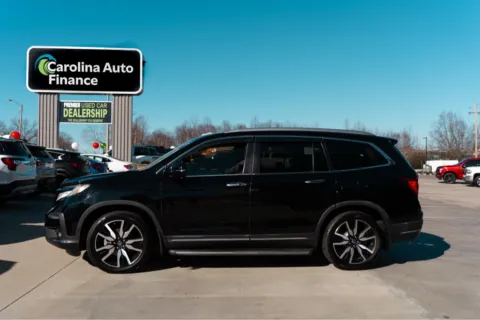 More photos of 2021 HONDA PILOT TOURING at Carolina Auto Finance, NC