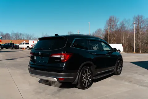 More photos of 2021 HONDA PILOT TOURING at Carolina Auto Finance, NC