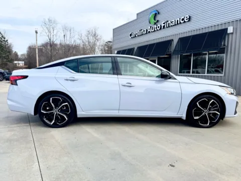 More photos of 2023 NISSAN ALTIMA SR at Carolina Auto Finance, NC