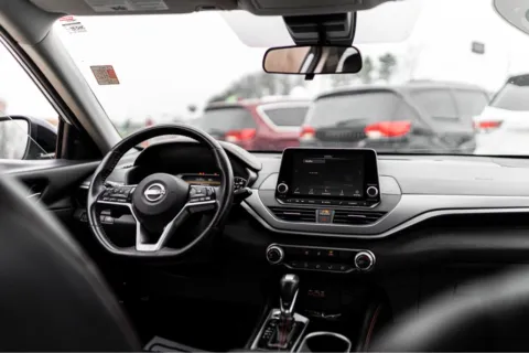 More photos of 2023 NISSAN ALTIMA SR at Carolina Auto Finance, NC