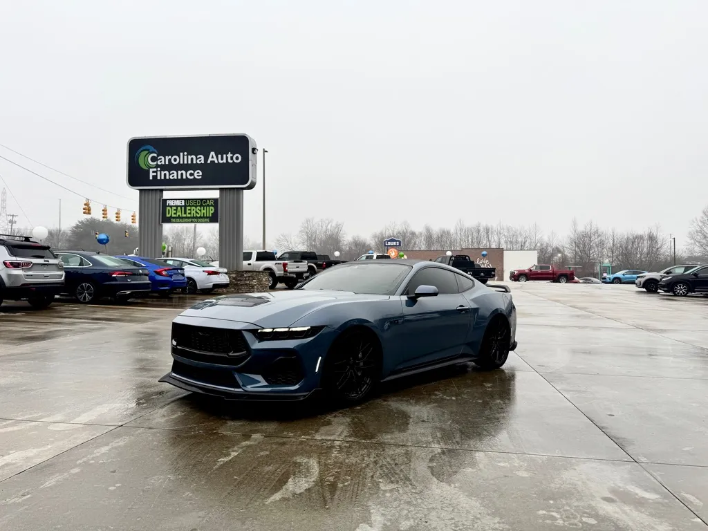 2025 Ford Mustang GT Premium's photo