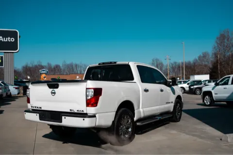 More photos of 2019 NISSAN TITAN SV at Carolina Auto Finance, NC