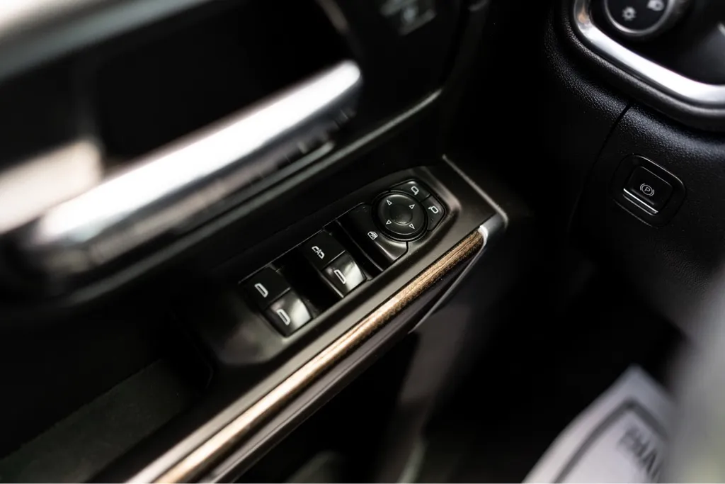 2021 Chevrolet Silverado 1500 LT - Photo 18