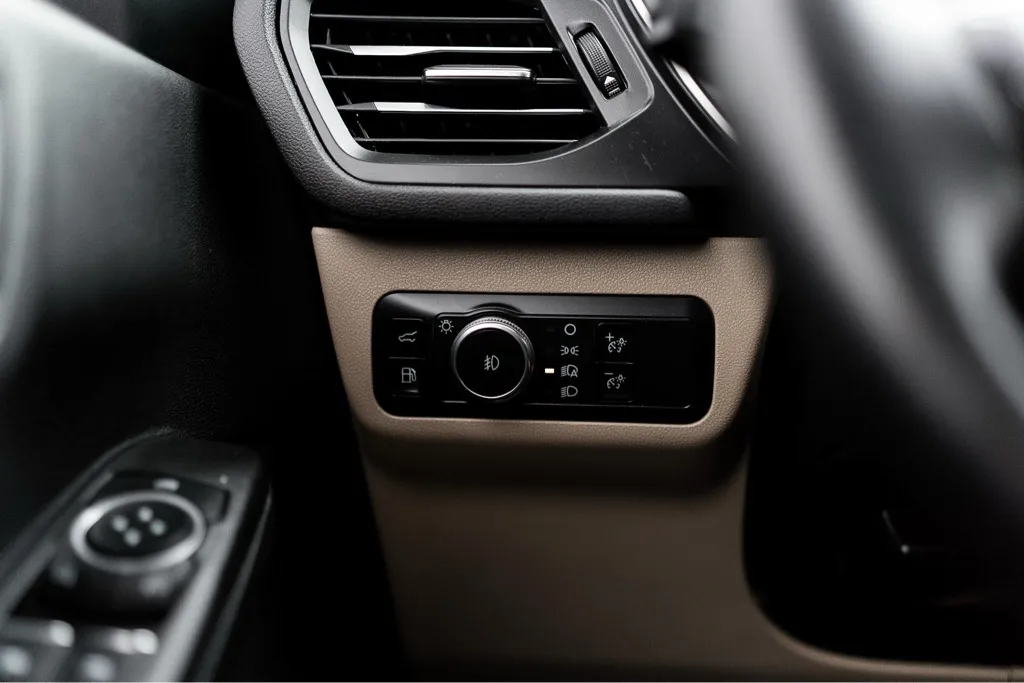 2021 Ford Escape SEL - Photo 11