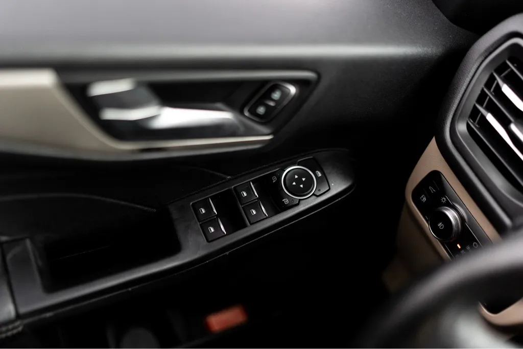 2021 Ford Escape SEL - Photo 15