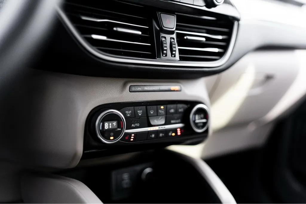 2021 Ford Escape SEL - Photo 19