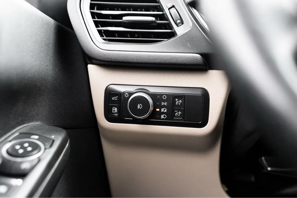 2021 Ford Escape SEL - Photo 24