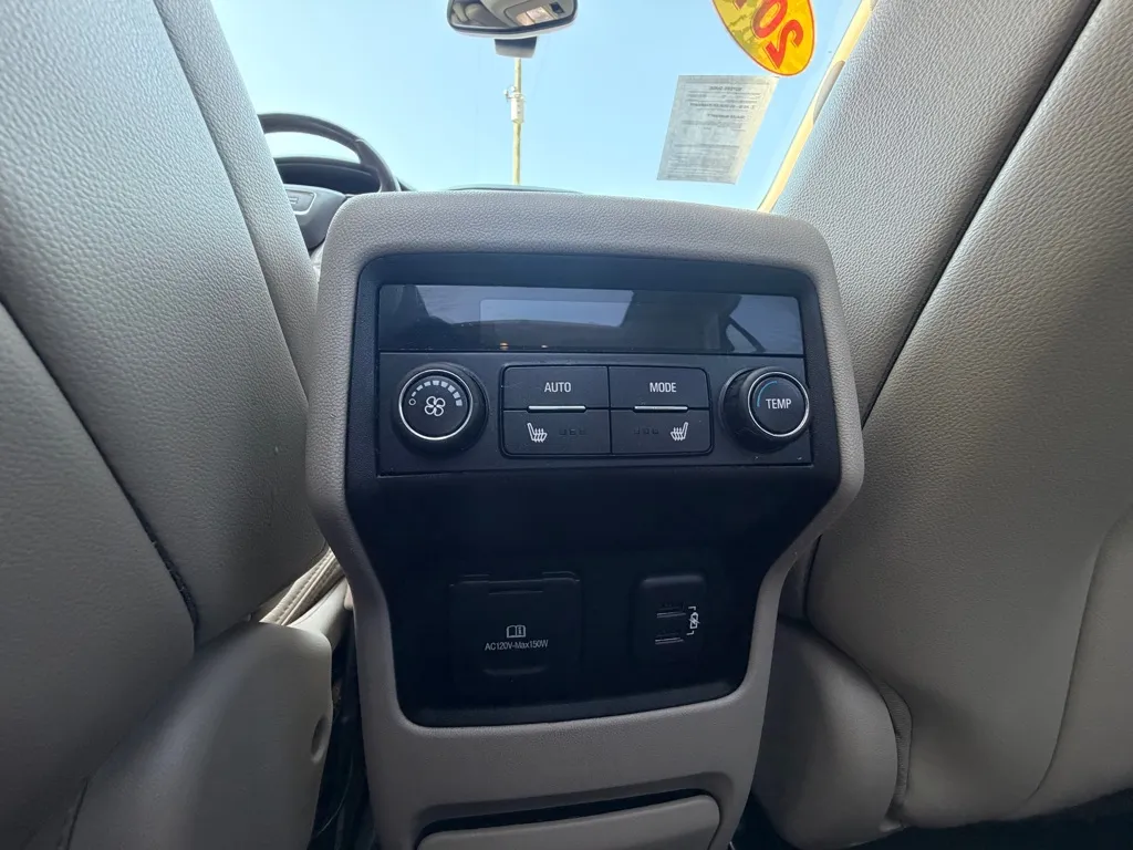 2019 GMC Acadia Denali - Photo 18