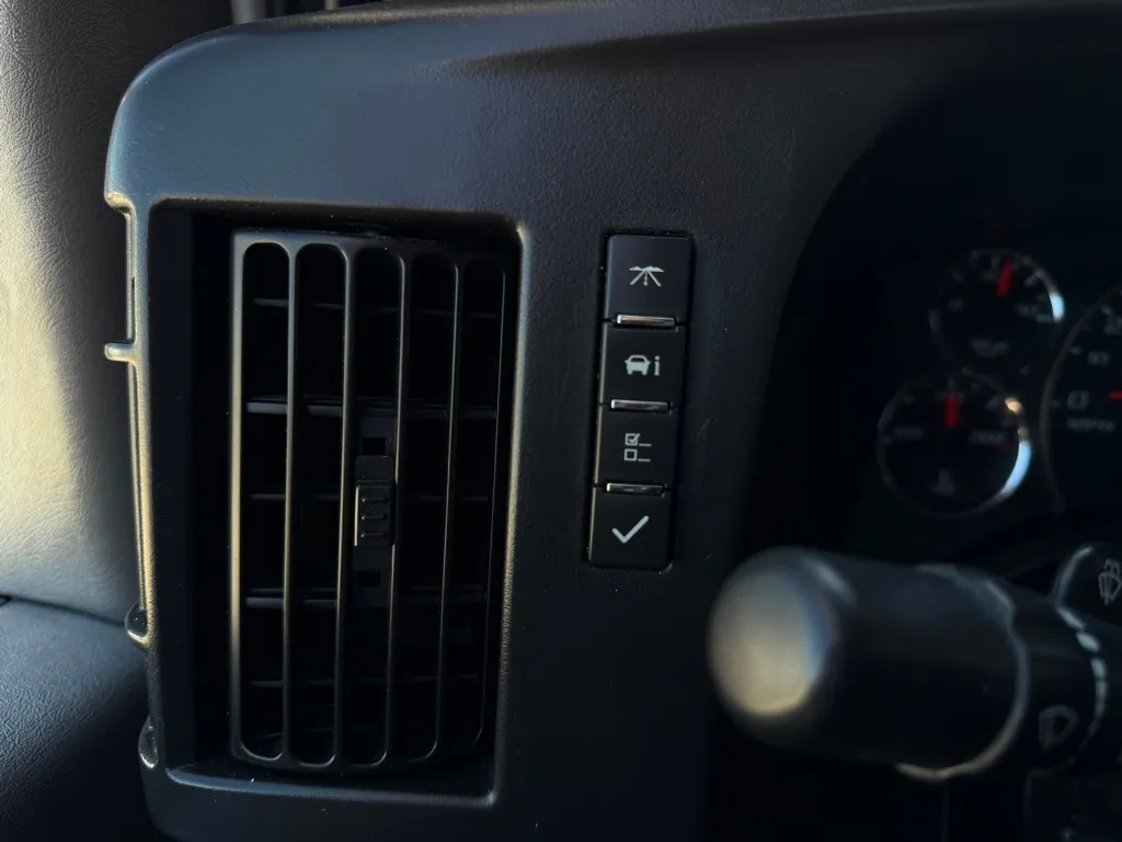 2014 GMC Savana Cargo Work Van - Photo 11