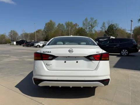 More photos of 2023 NISSAN ALTIMA SV at Carolina Auto Finance, NC
