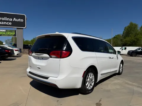 More photos of 2020 CHRYSLER PACIFICA TOURING L at Carolina Auto Finance, NC