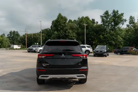 More photos of 2023 MITSUBISHI OUTLANDER SEL at Carolina Auto Finance, NC