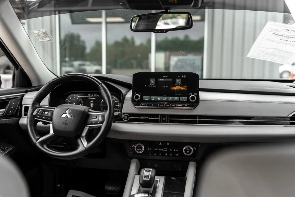 2023 Mitsubishi Outlander SEL - Photo 7