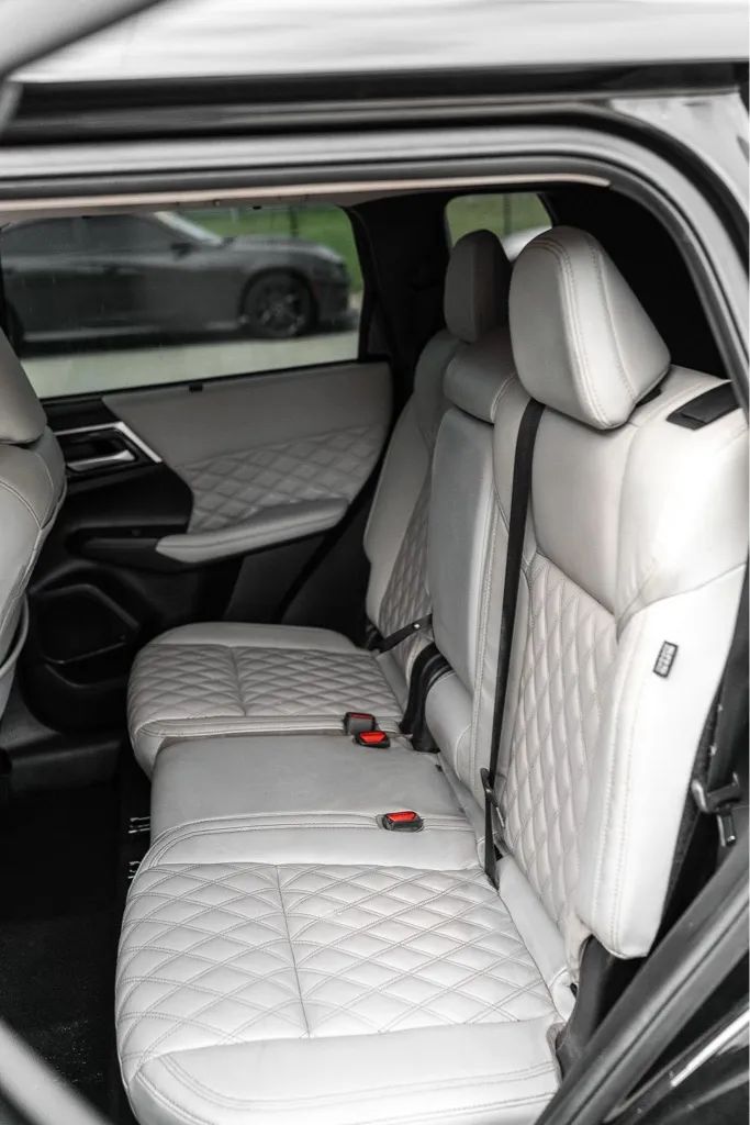 2023 Mitsubishi Outlander SEL - Photo 9