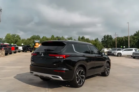 More photos of 2023 MITSUBISHI OUTLANDER SEL at Carolina Auto Finance, NC