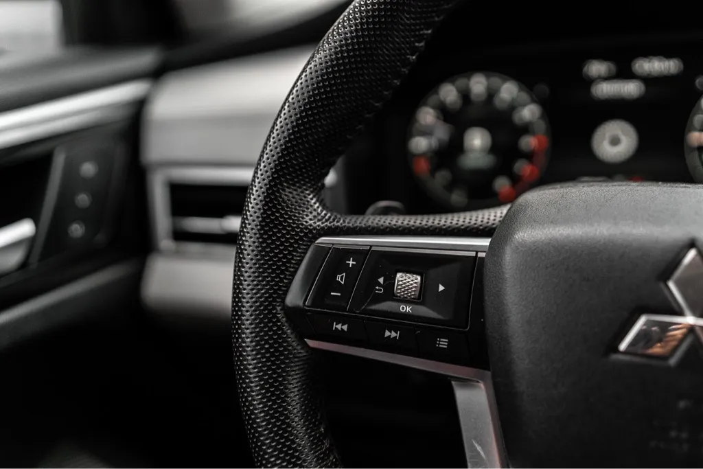 2023 Mitsubishi Outlander SEL - Photo 18