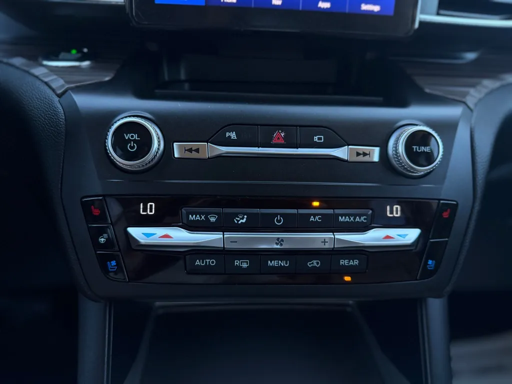 2020 Ford Explorer Limited - Photo 13