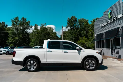 More photos of 2019 HONDA RIDGELINE RTL at Carolina Auto Finance, NC