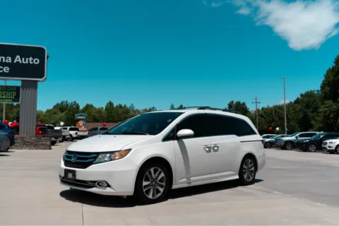 White 2015 HONDA ODYSSEY TOURING for sale in Forest City, NC