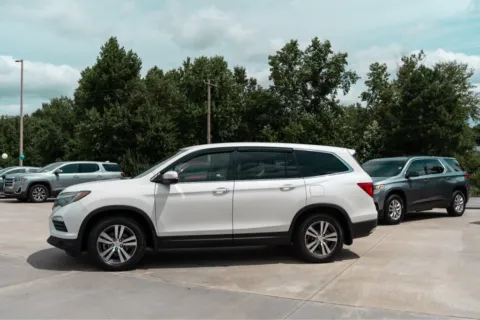 More photos of 2017 HONDA PILOT EXL at Carolina Auto Finance, NC
