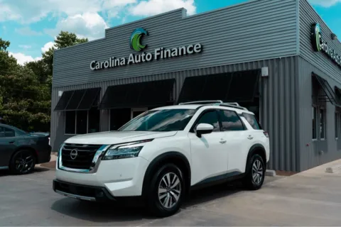 White 2022 NISSAN PATHFINDER SL for sale in Forest City, NC