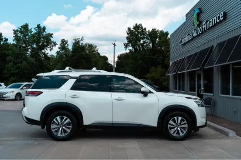 More photos of 2022 NISSAN PATHFINDER SL at Carolina Auto Finance, NC