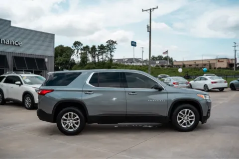 More photos of 2020 CHEVROLET TRAVERSE LS at Carolina Auto Finance, NC