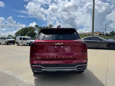 More photos of 2022 KIA SORENTO S at Carolina Auto Finance, NC