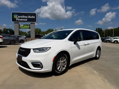 White 2024 CHRYSLER PACIFICA TOURING L for sale in Forest City, NC