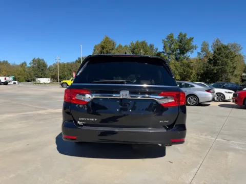 More photos of 2018 HONDA ODYSSEY ELITE at Carolina Auto Finance, NC