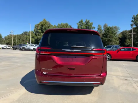 More photos of 2022 CHRYSLER PACIFICA TOURING L at Carolina Auto Finance, NC