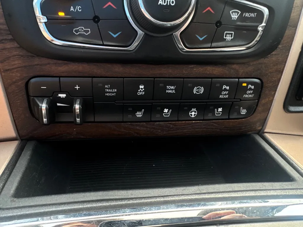 2017 RAM Ram 3500 Pickup Laramie Longhorn - Photo 11