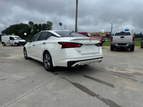 More photos of 2019 NISSAN ALTIMA SV at Carolina Auto Finance, NC